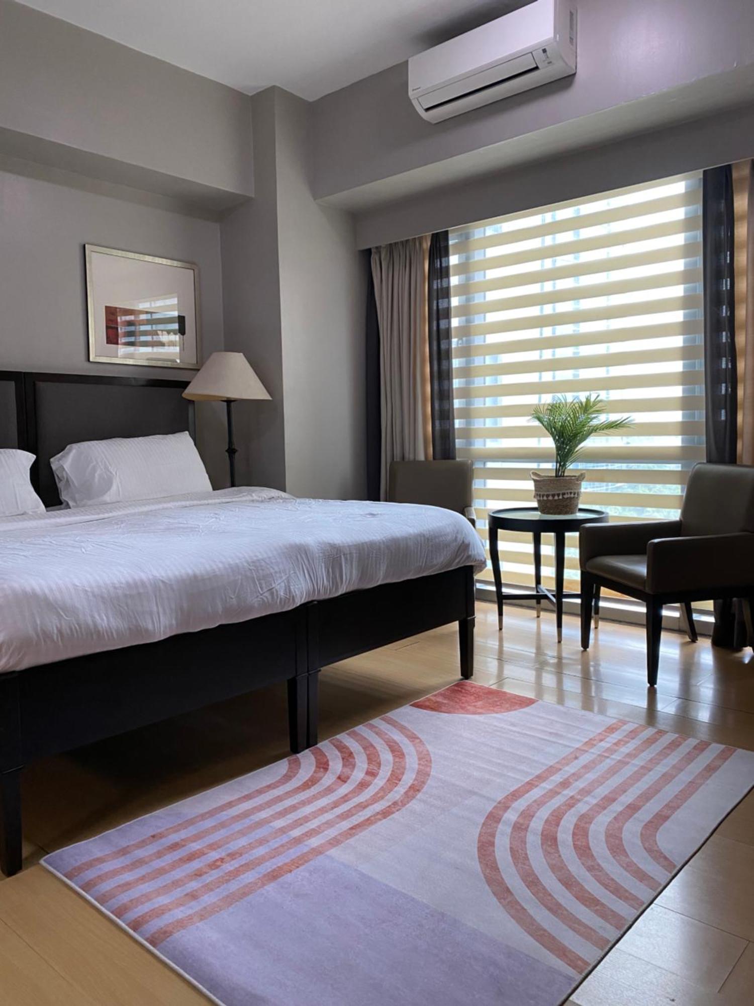 Avant At The Fort By Urban Realty Манила Экстерьер фото